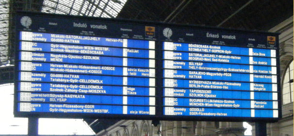 Tabellone delle partenze di Budapest Keleti pályaudvar